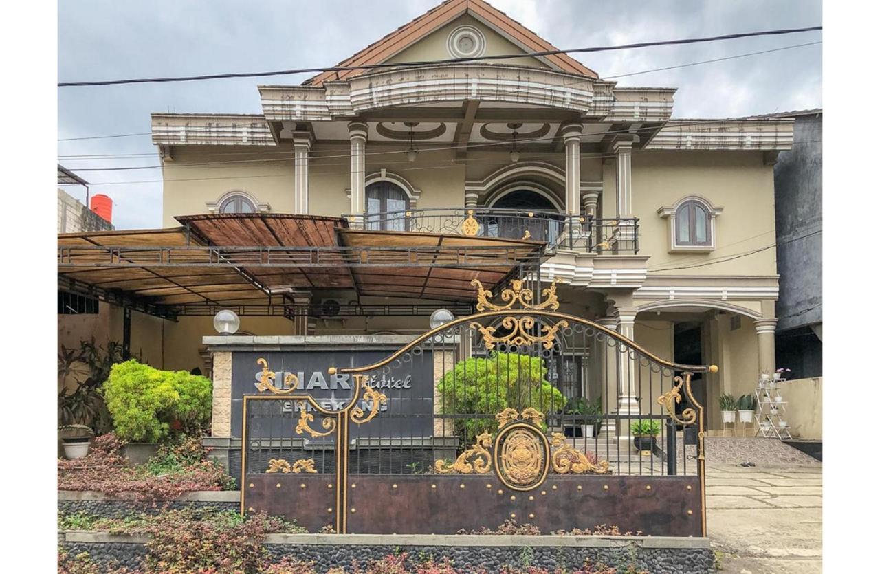 Sinar Hotel Enrekang Kültér fotó