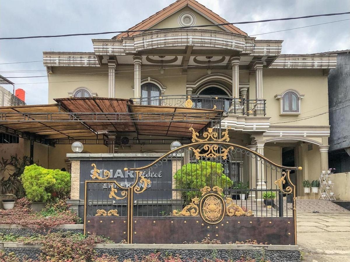 Sinar Hotel Enrekang Kültér fotó